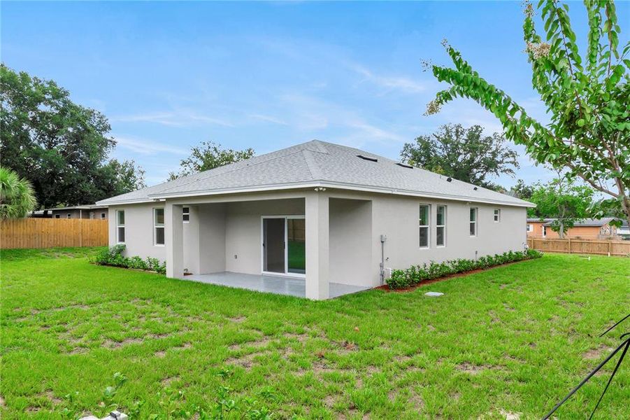 Exterior details and patio area of a home in , Orlando (Image 20).