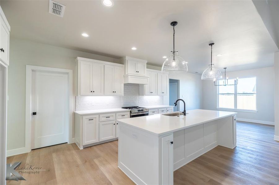 Furnished interior view inside a new home in , Abilene (Image 10).