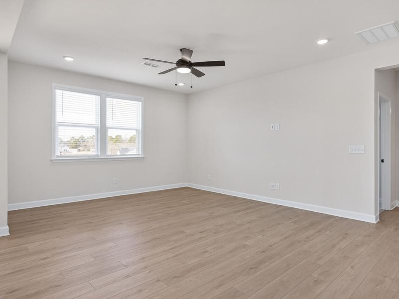Spacious, unfurnished interior of a new home in Tobacco Road, Angier (Image 16).
