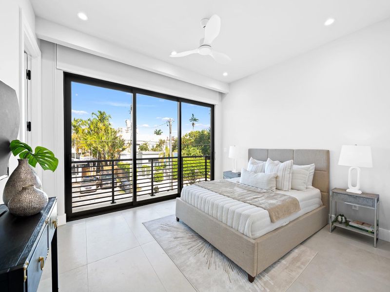 Furnished interior view inside a new home in , Fort Lauderdale (Image 32). Furnished interior view inside a new home in , Fort Lauderdale (Image 32).