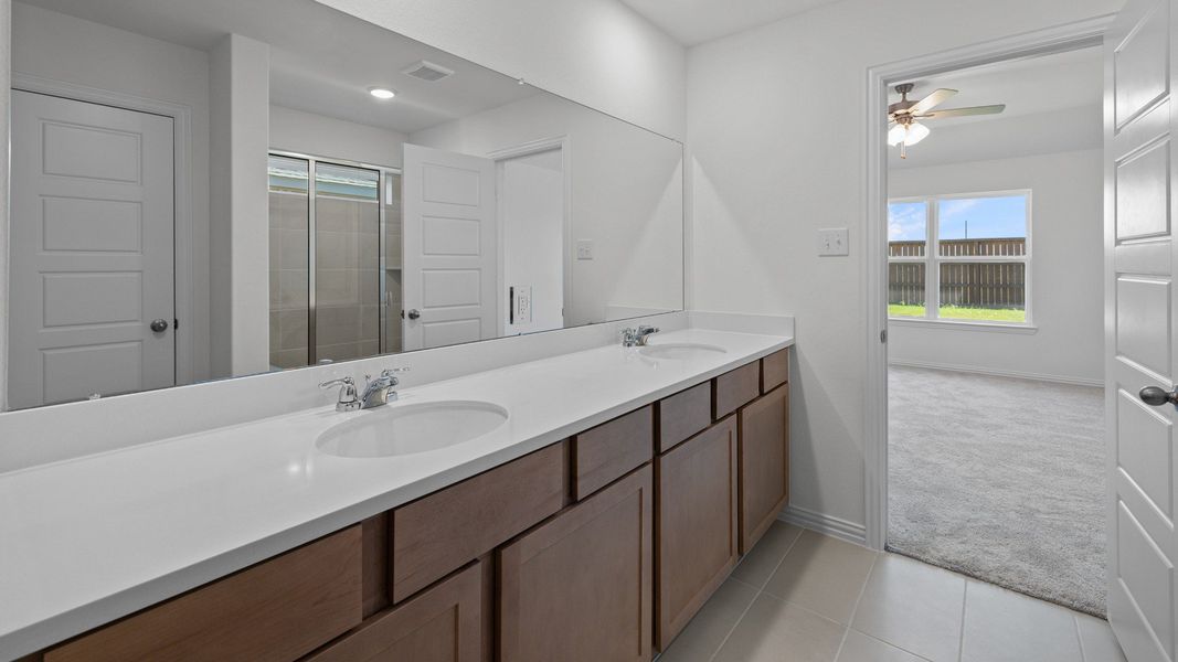 Furnished interior view inside a new home in Oakwood Estates, Waller (Image 37).
