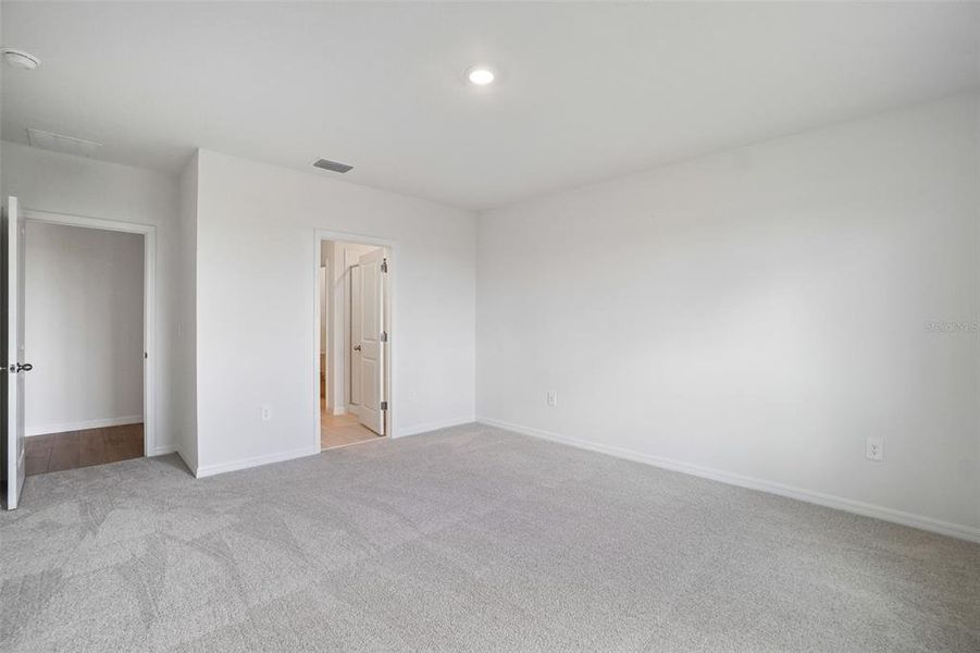 Spacious, unfurnished interior of a new home in Pine Ridge Meadows, Hudson (Image 44).