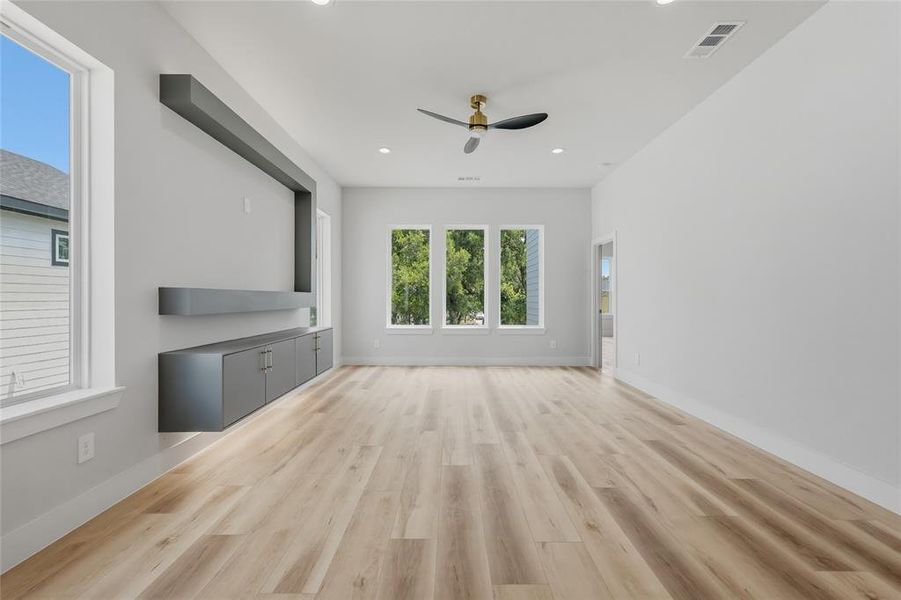 Spacious, unfurnished interior of a new home in , Dallas (Image 16). Spacious, unfurnished interior of a new home in , Dallas (Image 16).
