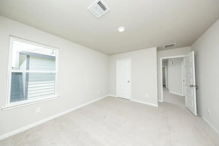 Spacious, unfurnished interior of a new home in Cliffstone Hills, Conroe (Image 9). Spacious, unfurnished interior of a new home in Cliffstone Hills, Conroe (Image 9).