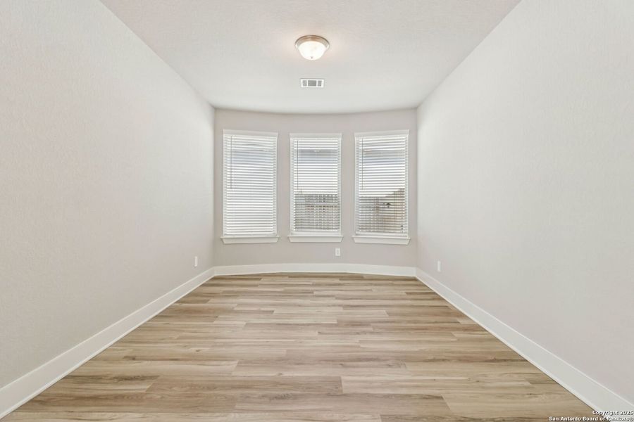 Spacious, unfurnished interior of a new home in Remington Ranch, San Antonio (Image 31). Spacious, unfurnished interior of a new home in Remington Ranch, San Antonio (Image 31).