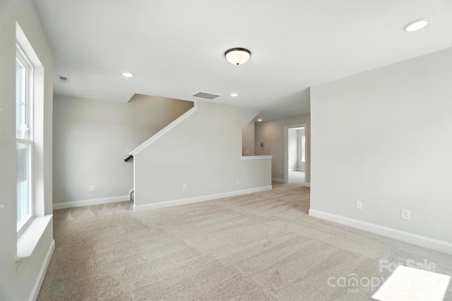 Spacious, unfurnished interior of a new home in Summerlin, Mooresville (Image 20).