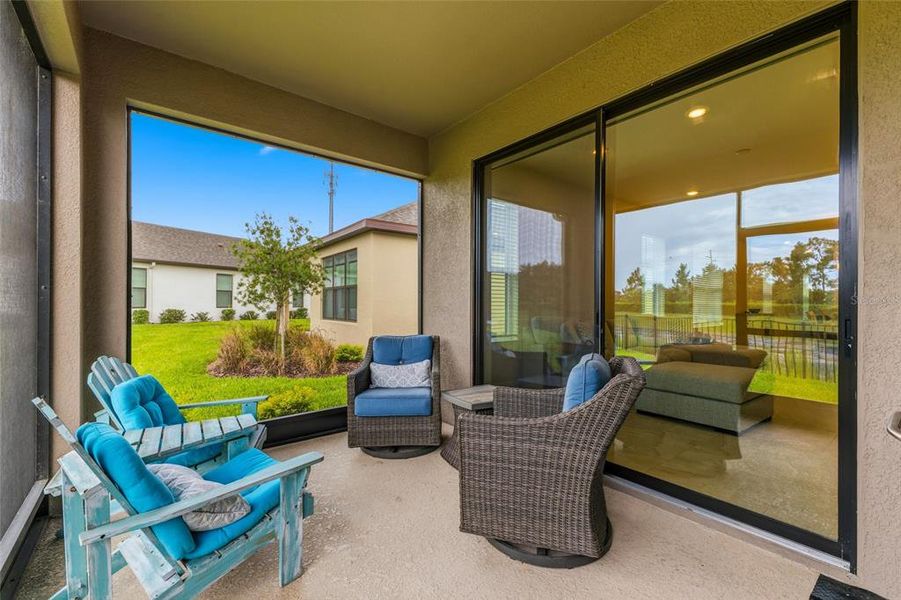 Exterior details and patio area of a home in , Poinciana (Image 4).