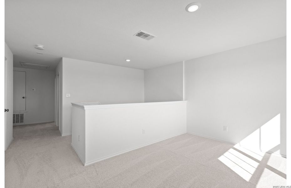 Spacious, unfurnished interior of a new home in Meadows at Clear Springs, New Braunfels (Image 28).