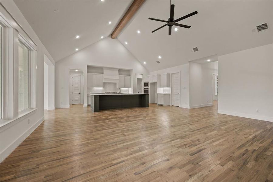 Spacious, unfurnished interior of a new home in Rolling Creek Ranch, Aledo (Image 27). Spacious, unfurnished interior of a new home in Rolling Creek Ranch, Aledo (Image 27).