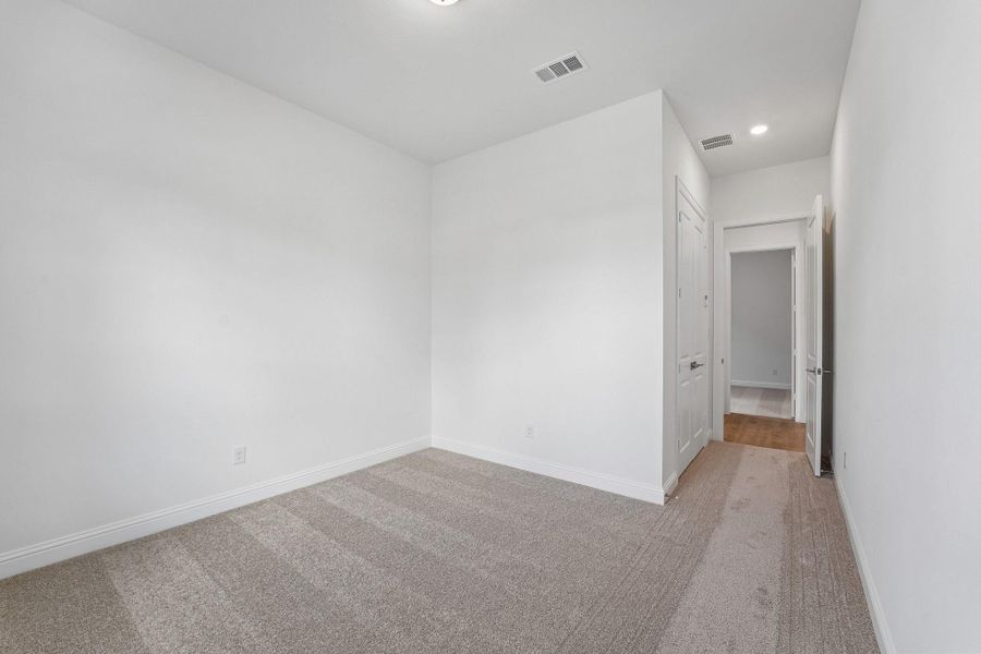 Spacious, unfurnished interior of a new home in Del Bello Lakes 60', Manvel (Image 41).