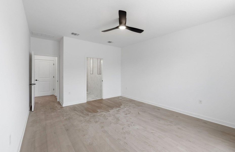 Spacious, unfurnished interior of a new home in Sun City Texas, Georgetown (Image 18). Spacious, unfurnished interior of a new home in Sun City Texas, Georgetown (Image 18).