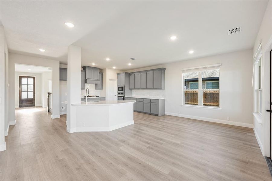 Spacious, unfurnished interior of a new home in Star Ranch Classic 50, Godley (Image 25).