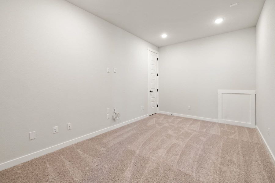 Spacious, unfurnished interior of a new home in Lagos Reserve, Manor (Image 42).