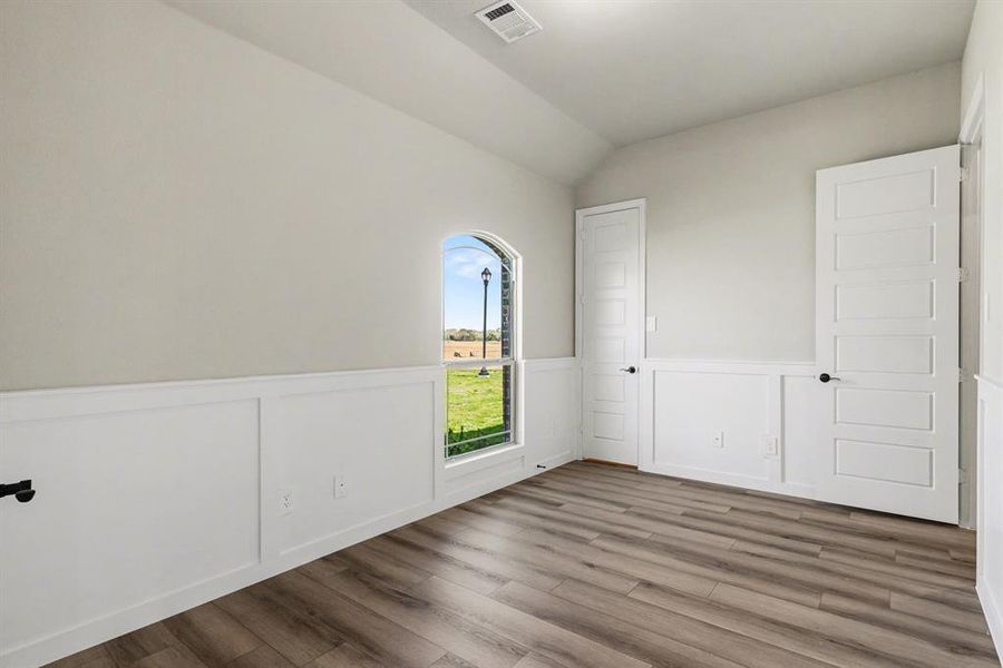 Spacious, unfurnished interior of a new home in Sagebrush Addition, Midlothian (Image 26).