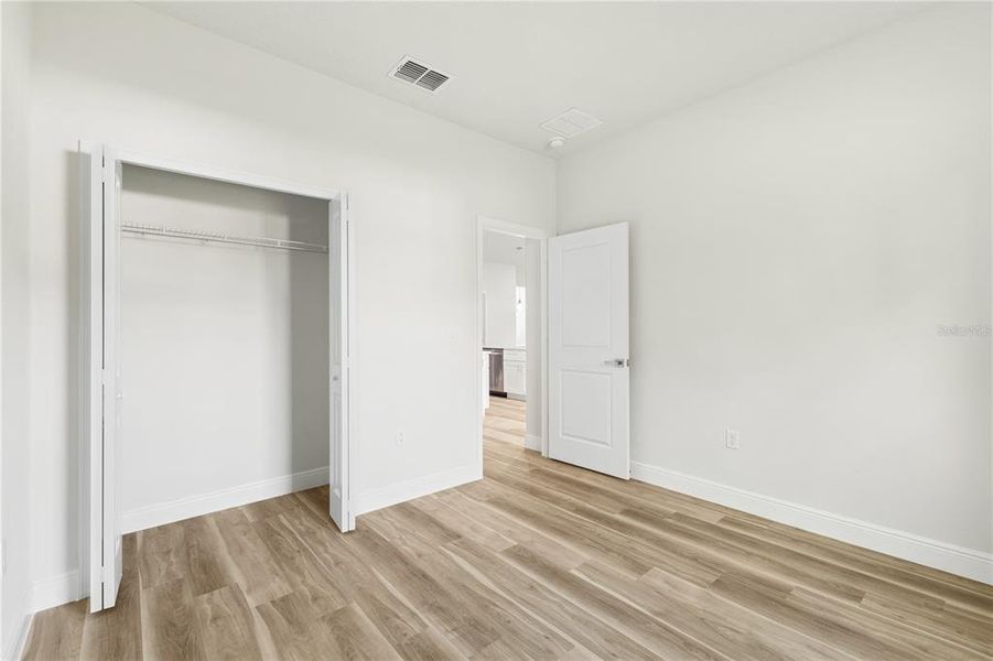 Spacious, unfurnished interior of a new home in , Ocala (Image 19).
