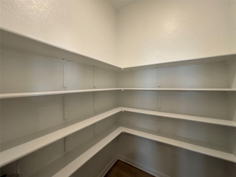 Spacious, unfurnished interior of a new home in Cannon Ranch 40s, Dripping Springs (Image 15).