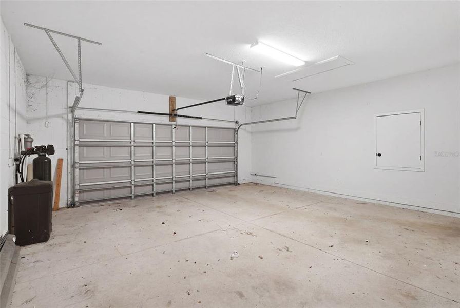 Spacious, unfurnished interior of a new home in , Palm Bay (Image 21). Spacious, unfurnished interior of a new home in , Palm Bay (Image 21).