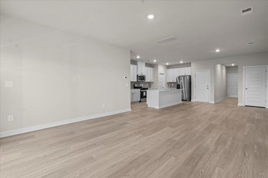 Spacious, unfurnished interior of a new home in Cedar Shoals – Heritage Collection, Piedmont (Image 14).