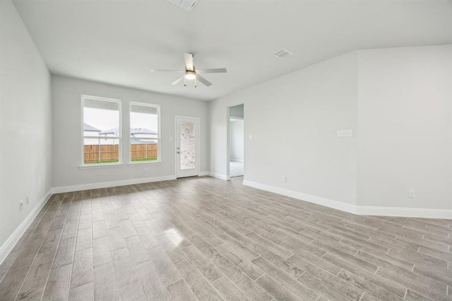 Spacious, unfurnished interior of a new home in Bellagio, Forney (Image 17).