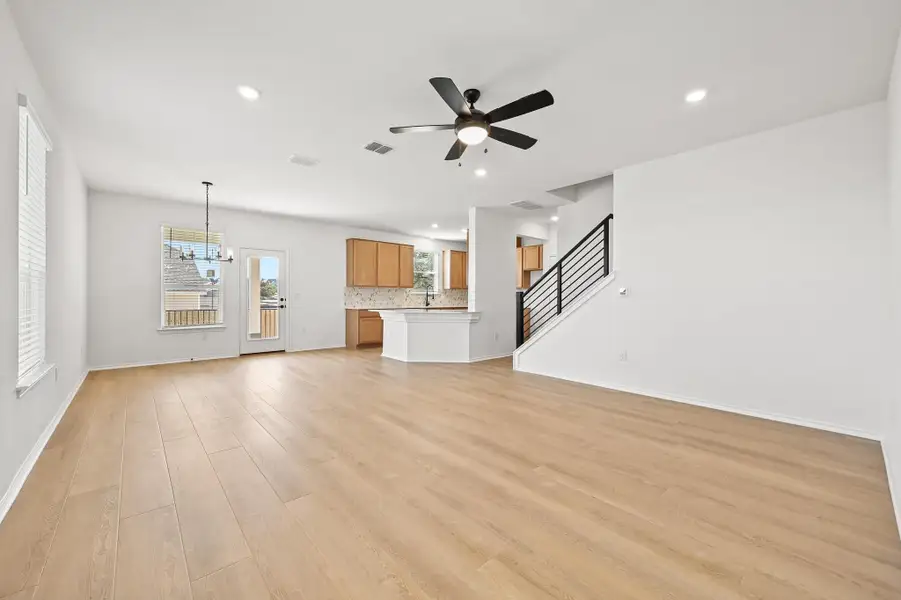 Spacious, unfurnished interior of a new home in Creekside at Estancia, Austin (Image 11). Spacious, unfurnished interior of a new home in Creekside at Estancia, Austin (Image 11).