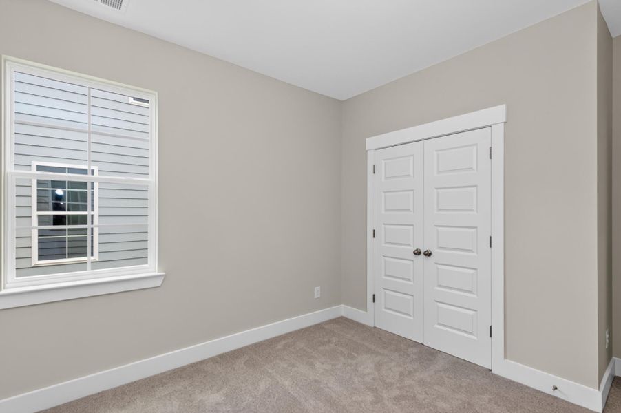 Spacious, unfurnished interior of a new home in Highland Bluff, Aiken (Image 15).