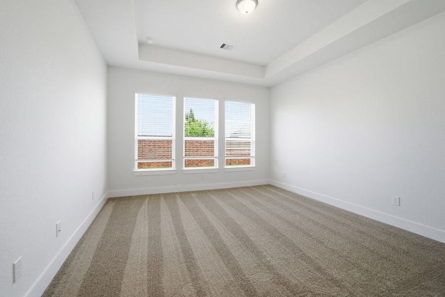 Spacious, unfurnished interior of a new home in Sunterra, Katy (Image 25). Spacious, unfurnished interior of a new home in Sunterra, Katy (Image 25).