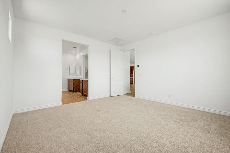 Spacious, unfurnished interior of a new home in Miravida, Surprise (Image 11).