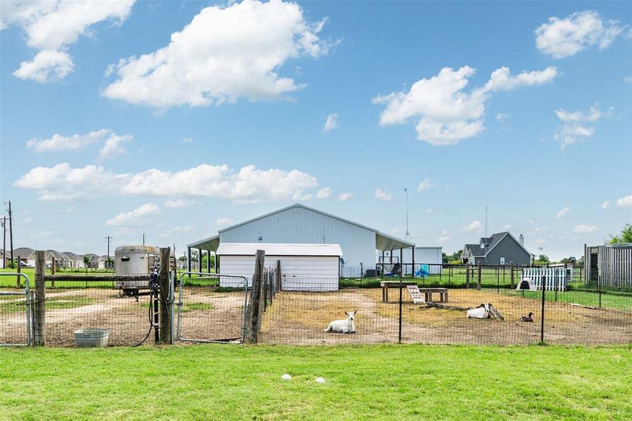 Exterior details and patio area of a home in , Mabank (Image 21).