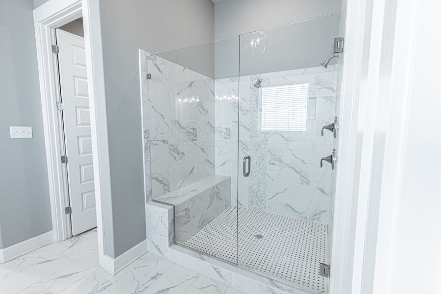 Representative furnished interior of a home built from the Worthington by Grant & Co in White Oak, Arlington (Image 48).