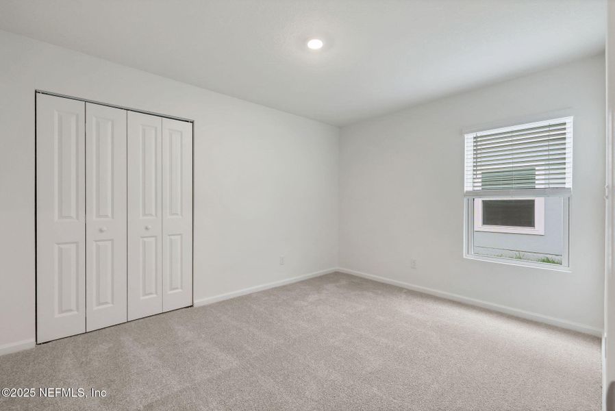 Spacious, unfurnished interior of a new home in Bellbrooke, Jacksonville (Image 8).