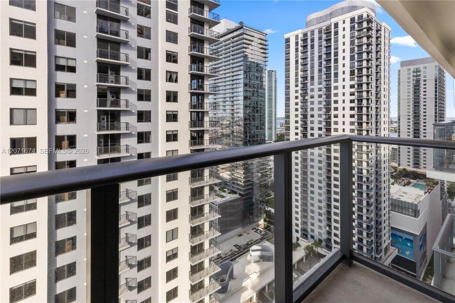 Condo located in Miami, FL showcasing its design and architecture (Image 18).