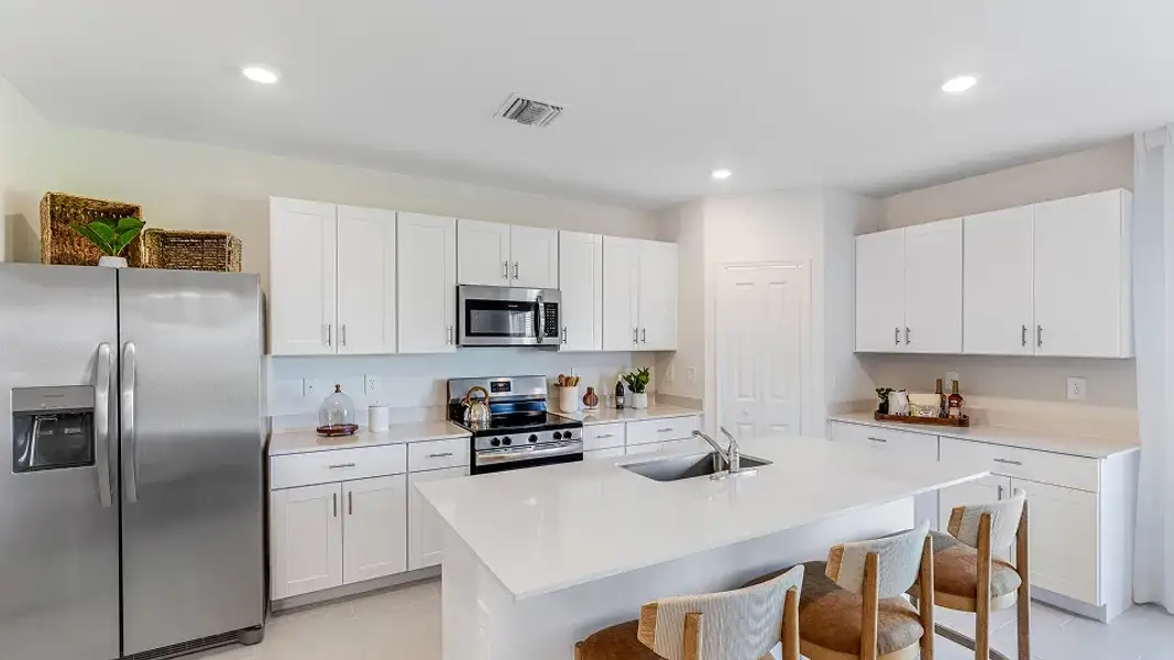 Florida CORE L004 Edison Kitchen 3of5 F1 Base6 8 4 25