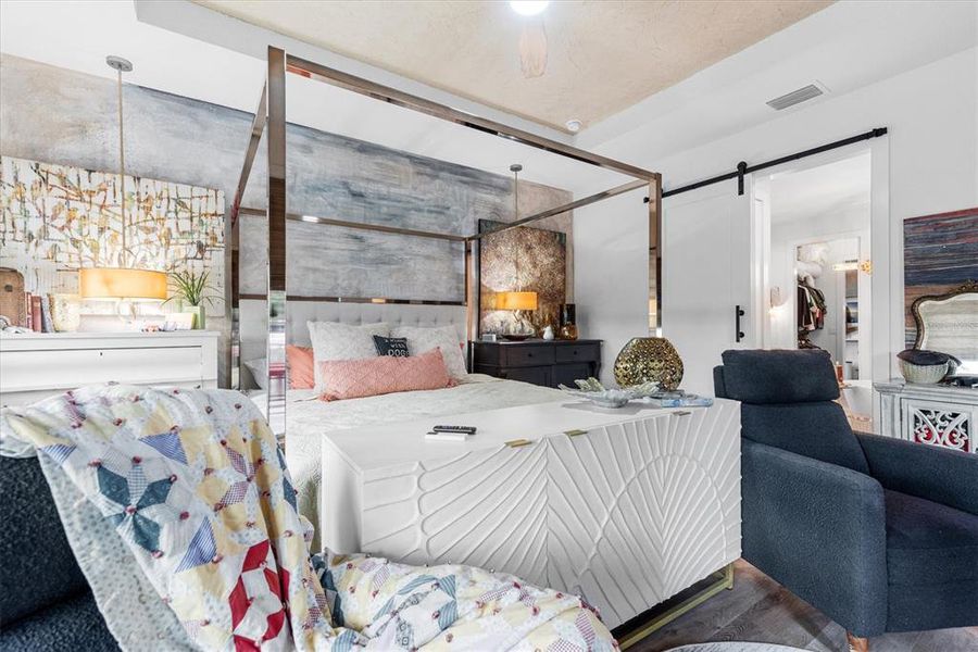 Furnished interior view inside a new home in , Punta Gorda (Image 52).