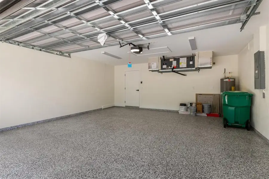 Spacious, unfurnished interior of a new home in , Port Charlotte (Image 20).