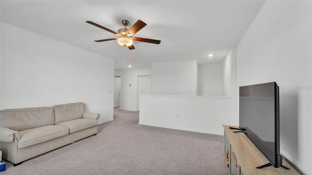 Furnished interior view inside a new home in , Bartow (Image 33).