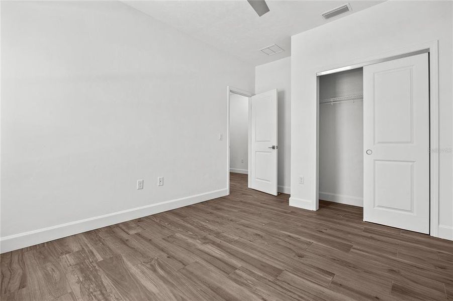 Spacious, unfurnished interior of a new home in , Gainesville (Image 27).