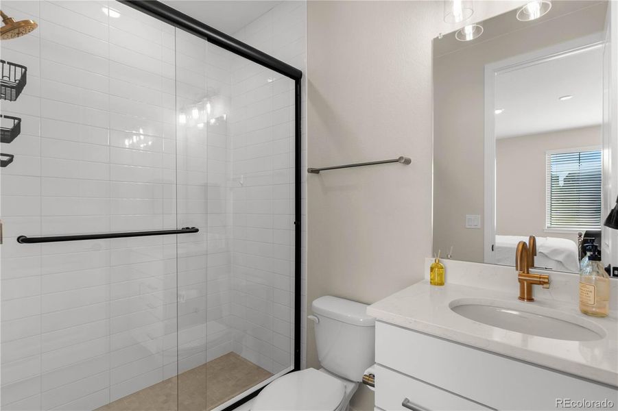 Main floor bathroom en suite