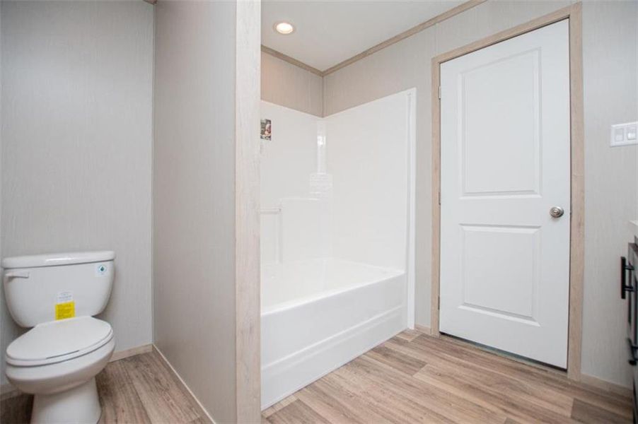 Furnished interior view inside a new home in , Temple (Image 9).