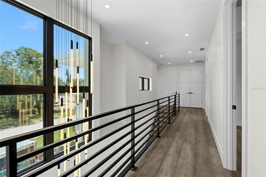 Spacious, unfurnished interior of a new home in , Sarasota (Image 62).