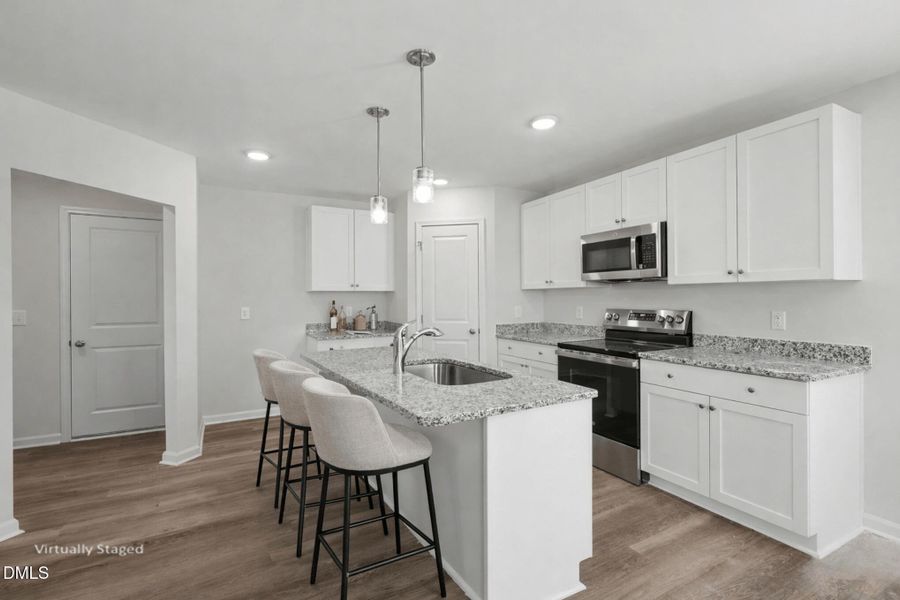028_modern_kitchen_with_elegant_island_7 028_modern_kitchen_with_elegant_island_7