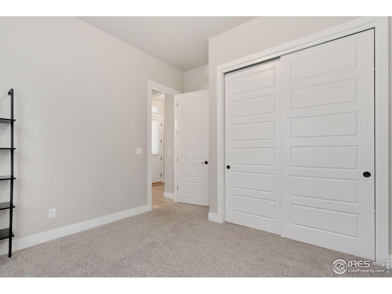 Spacious, unfurnished interior of a new home in , Timnath (Image 40).