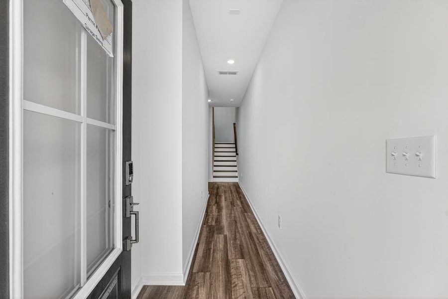Spacious, unfurnished interior of a new home in Rosewood Farm, Lawrenceville (Image 31).