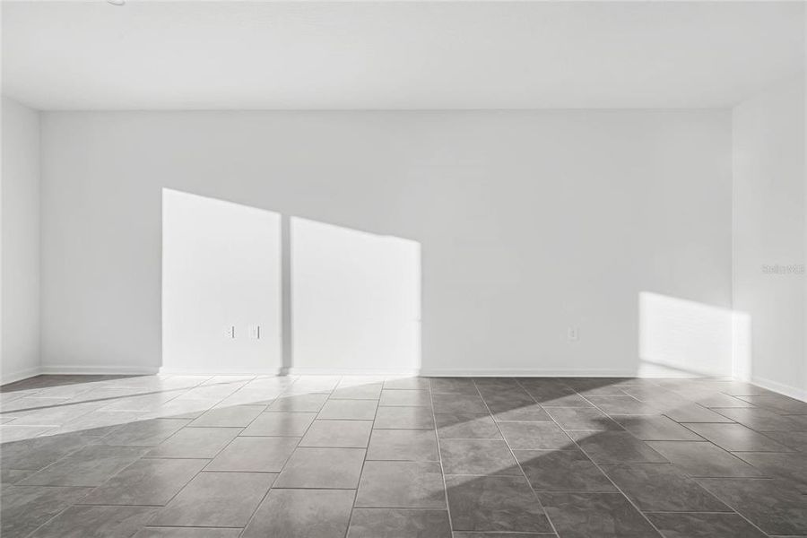 Spacious, unfurnished interior of a new home in , Davenport (Image 13).