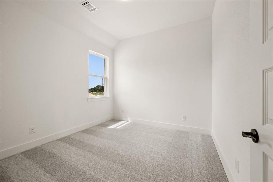 Spacious, unfurnished interior of a new home in The Resort on Eagle Mt. Lake, Fort Worth (Image 27). Spacious, unfurnished interior of a new home in The Resort on Eagle Mt. Lake, Fort Worth (Image 27).