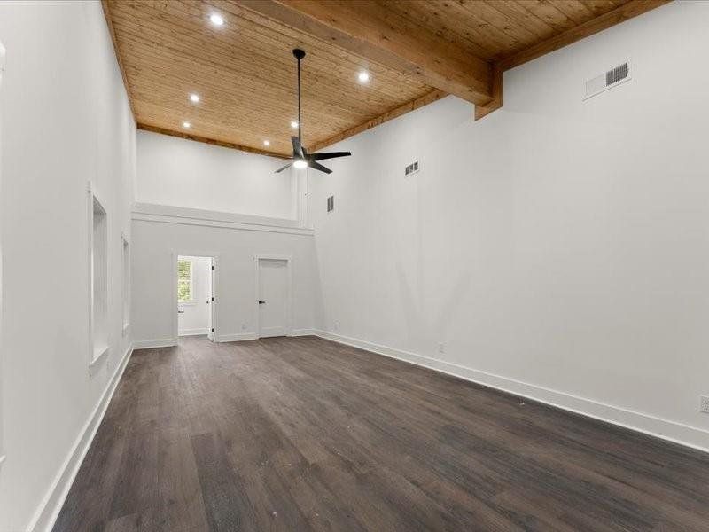 Spacious, unfurnished interior of a new home in , Dahlonega (Image 82).