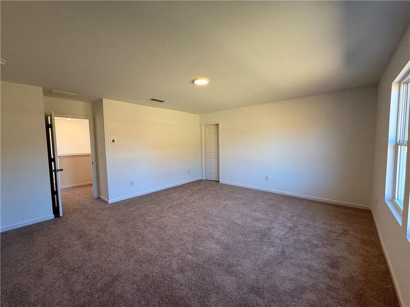 Spacious, unfurnished interior of a new home in Leydenview, Mableton (Image 30).