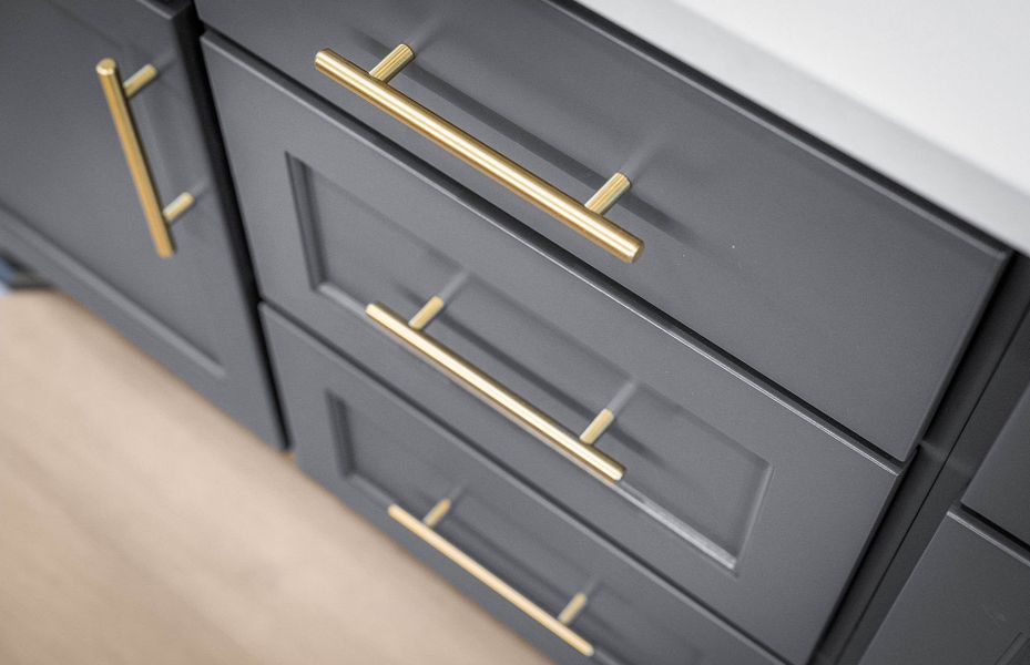 Representative interior finishes for a home built from the Compass by Del Webb in Del Webb Austin at Lost Pines, Bastrop (Image 66).