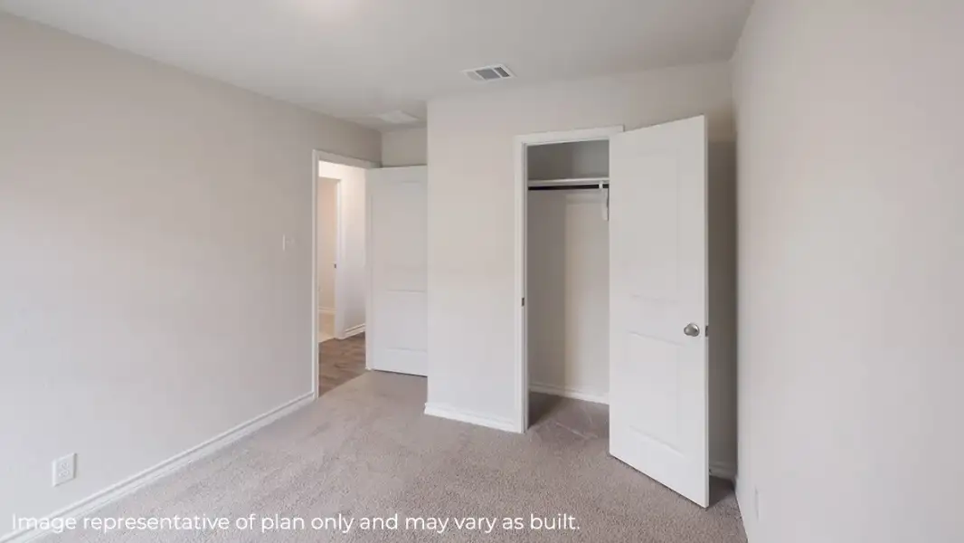 Spacious, unfurnished interior of a new home in Heritage Crossing, Corpus Christi (Image 15).