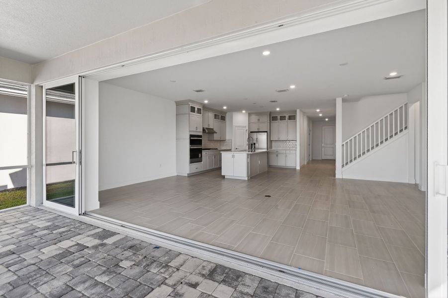 Spacious, unfurnished interior of a new home in Harbor Isle, Vero Beach (Image 77). Spacious, unfurnished interior of a new home in Harbor Isle, Vero Beach (Image 77).