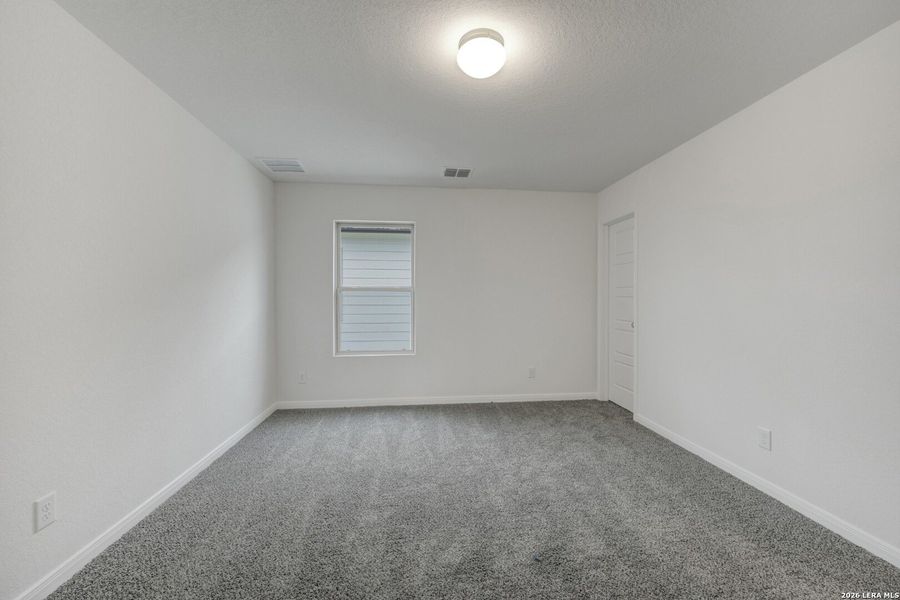Spacious, unfurnished interior of a new home in Park Place, New Braunfels (Image 36).